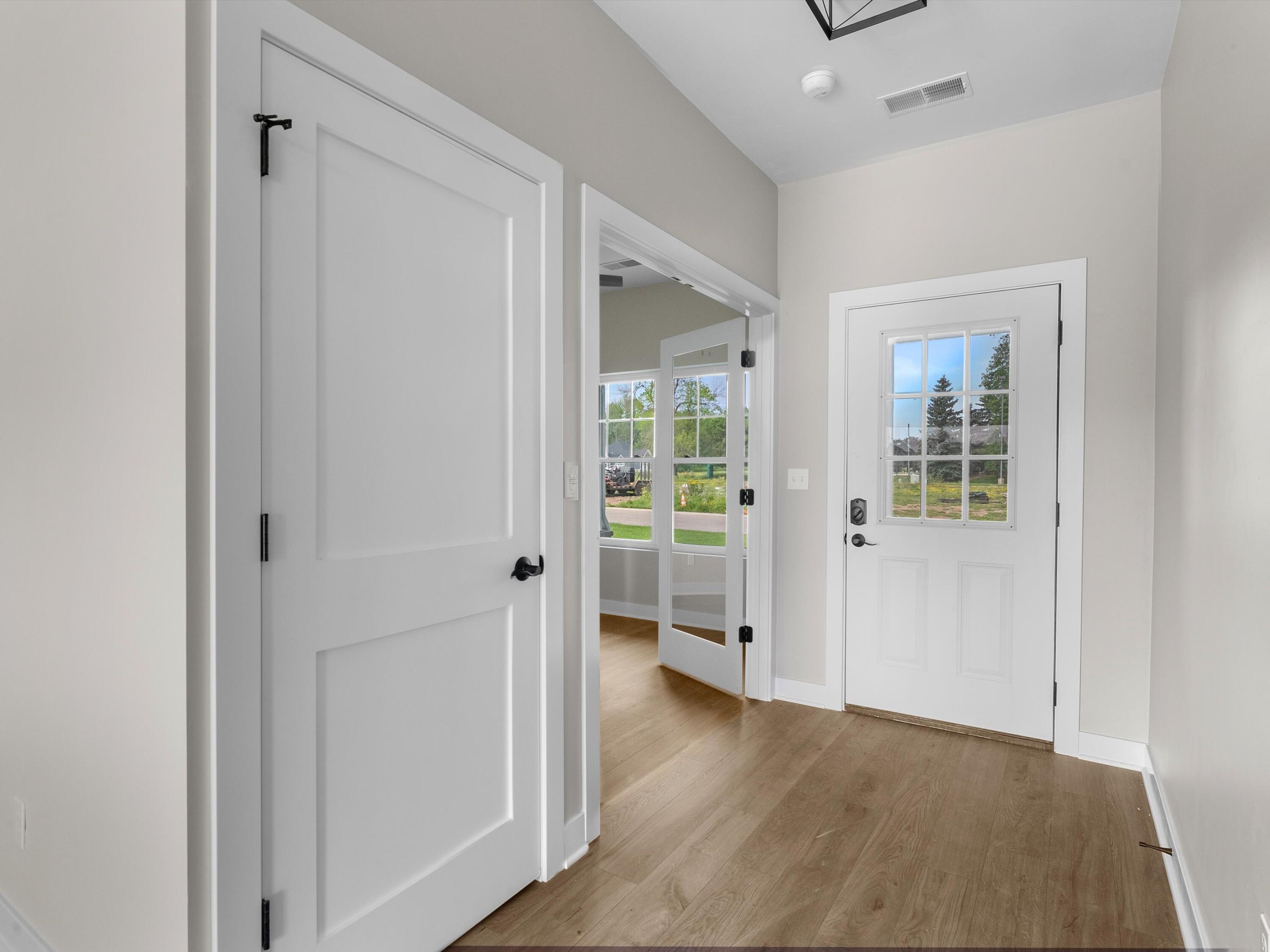 Manitowoc, Wisconsin 54220, United States, 3 Bedrooms Bedrooms, ,2 BathroomsBathrooms,Residential,Active,185041