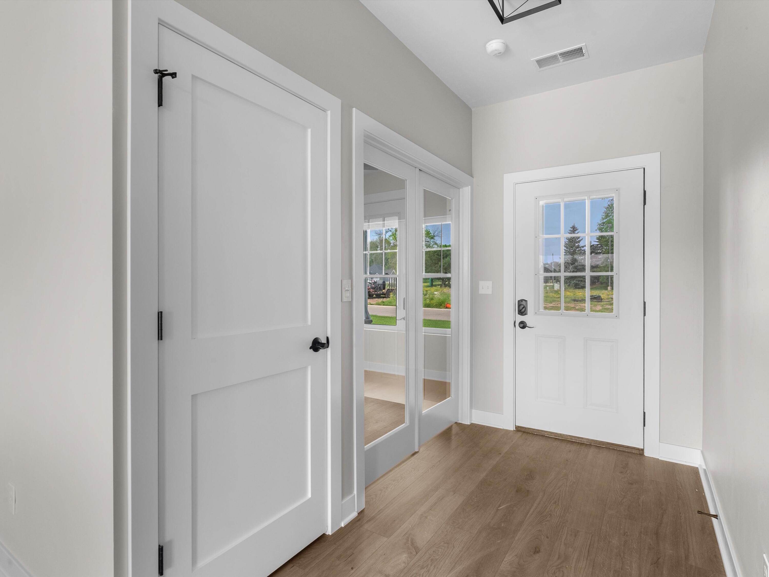 Manitowoc, Wisconsin 54220, United States, 3 Bedrooms Bedrooms, ,2 BathroomsBathrooms,Residential,Active,185041