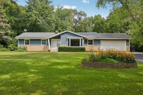 Photo of 21380 W Glengarry Rd, New Berlin, WI 53146 (MLS # 1932636)