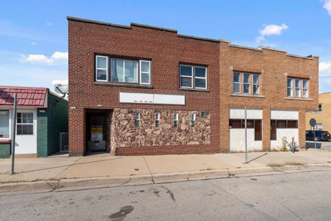 Photo of 6104 W Lincoln Ave, West Allis, WI 53219 (MLS # 1952926)