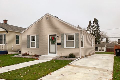 Photo of 2408 Kearney Ave, Racine, WI 53403 (MLS # 1946758)