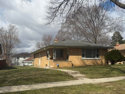 Photo of 5231 N 83rd St, Milwaukee, WI 53218 (MLS # 1957969)