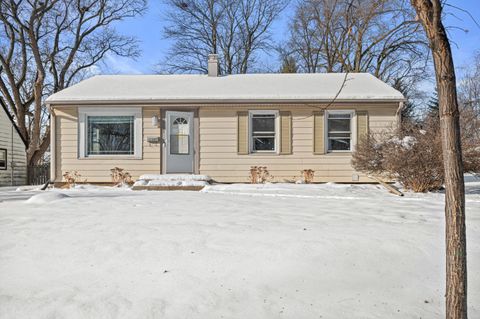 Photo of 3541 S 46th St, Greenfield, WI 53220 (MLS # 1945468)