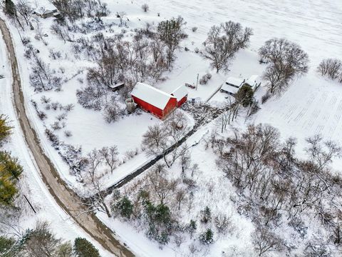 Photo of 6273 Pleasant Hill Dr, Trenton, WI 53095 (MLS # 1945365)