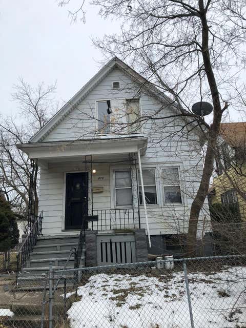 Photo of 913 W Hadley St, Milwaukee, WI 53206 (MLS # 1968323)