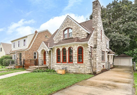 1642 S 52ND ST, WEST MILWAUKEE, WI 53214 - Image a42f5106f47f25e31ce70d35efbee4e5/4087457677