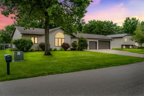 Photo of 2925 Youngdale Ave, Campbell, WI 54603 (MLS # 1971199)