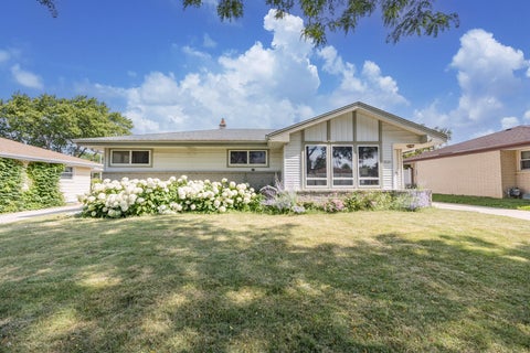 Photo of 2940 E Wanda Ave, Cudahy, WI 53110 (MLS # 1971959)