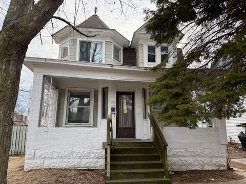 Photo of 1519 Taylor Ave, Racine, WI 53403 (MLS # 1953980)