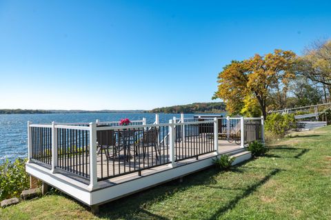 Photo of N39W27485 Hillside Grove Rd, Pewaukee, WI 53072 (MLS # 1947858)