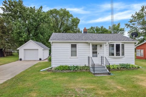 Photo of 333 19th St, Buffalo City, WI 54622 (MLS # 1965199)