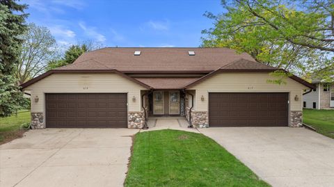 Photo of 617 Wellington Dr, West Bend, WI 53090 (MLS # 1964729)