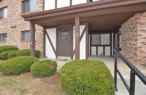 Photo of 5616 Cambridge Ln, Mount Pleasant, WI 53406 (MLS # 1978501)