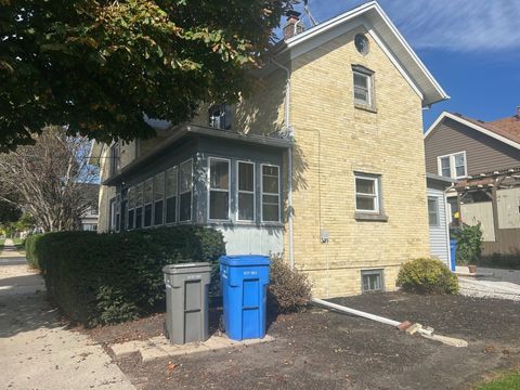 Photo of 301 S Montgomery St, Watertown, WI 53094 (MLS # 1937940)
