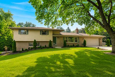 Photo of 11630 N Riverland Rd, Mequon, WI 53092 (MLS # 1972484)