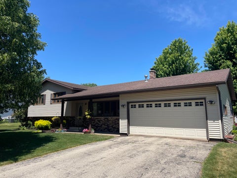 Photo of 708 MARGARET St, Sparta, WI 54656 (MLS # 1979579)