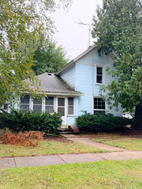 Photo of 132 Pierce St, Randolph, WI 53956 (MLS # 1981393)