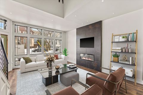 Photo of 1725 N Astor St, Milwaukee, WI 53202 (MLS # 1954453)