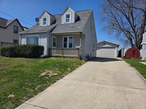 Photo of 2230 S 10th St, Manitowoc, WI 54220 (MLS # 1958853)