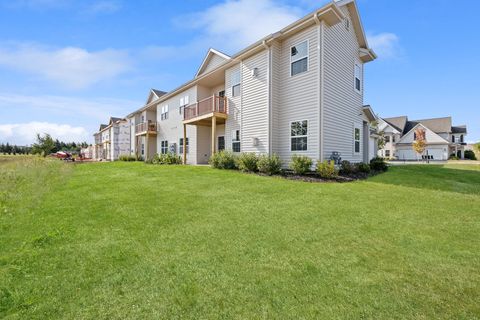 Photo of 1874 Woodland Way, Slinger, WI 53086 (MLS # 1951381)