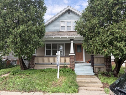 Photo of 1315 N 43rd St, Milwaukee, WI 53208 (MLS # 1985289)