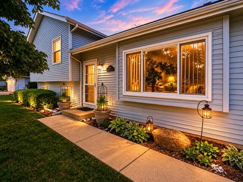 Photo of 804 James Dr, Twin Lakes, WI 53181 (MLS # 1964906)