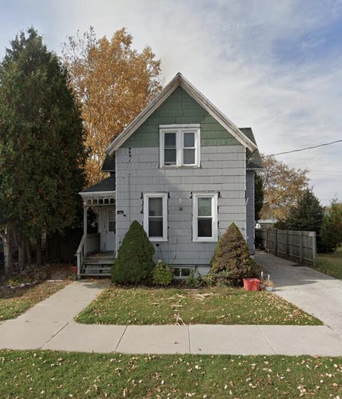 Photo of 616 S 18th St, Manitowoc, WI 54220 (MLS # 1980586)