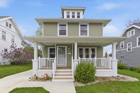 Photo of 6818 Maple Ter, Wauwatosa, WI 53213 (MLS # 1959425)