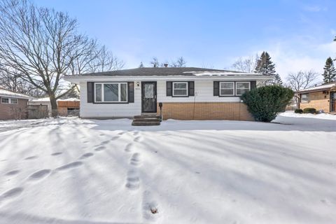 Photo of 8913 W Daphne St, Milwaukee, WI 53224 (MLS # 1950947)