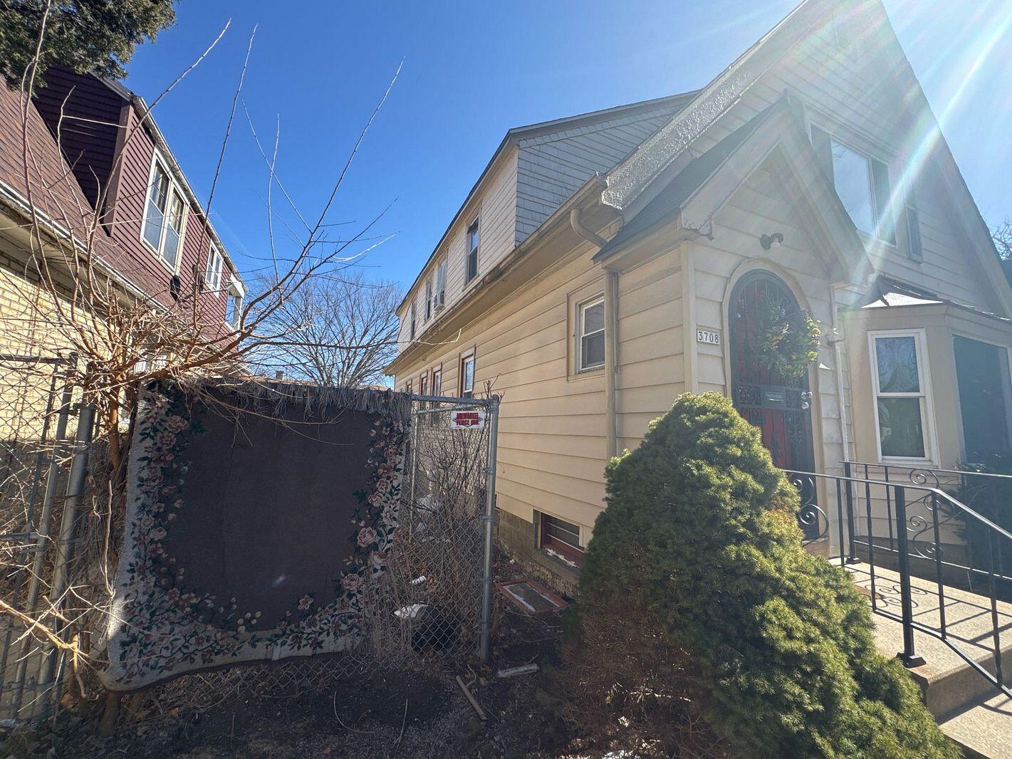 Milwaukee, Wisconsin 53216, United States, 4 Bedrooms Bedrooms, ,2 BathroomsBathrooms,Residential,Pending,112286