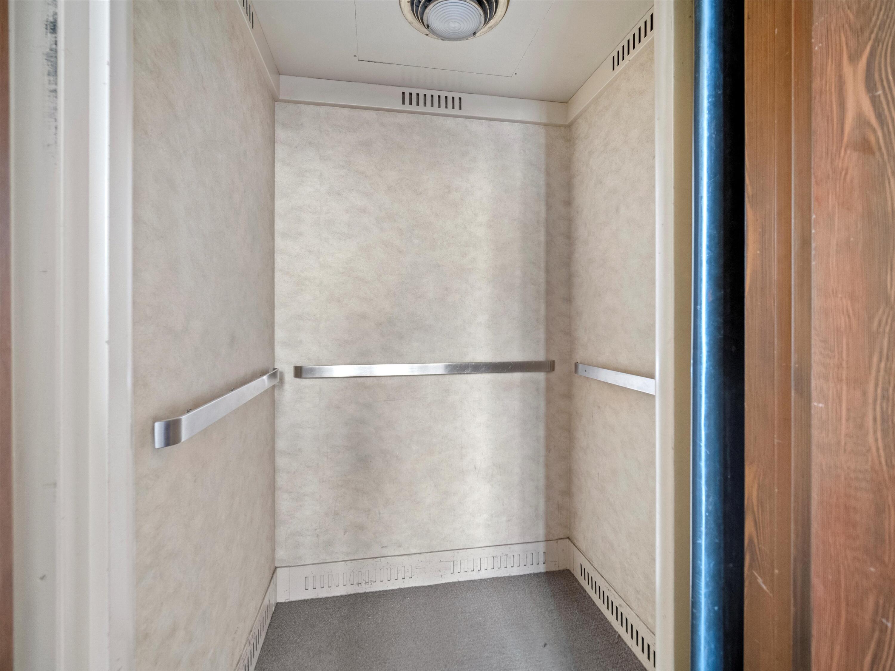 Manitowoc, Wisconsin 54220, United States, ,Residential,Active,74530