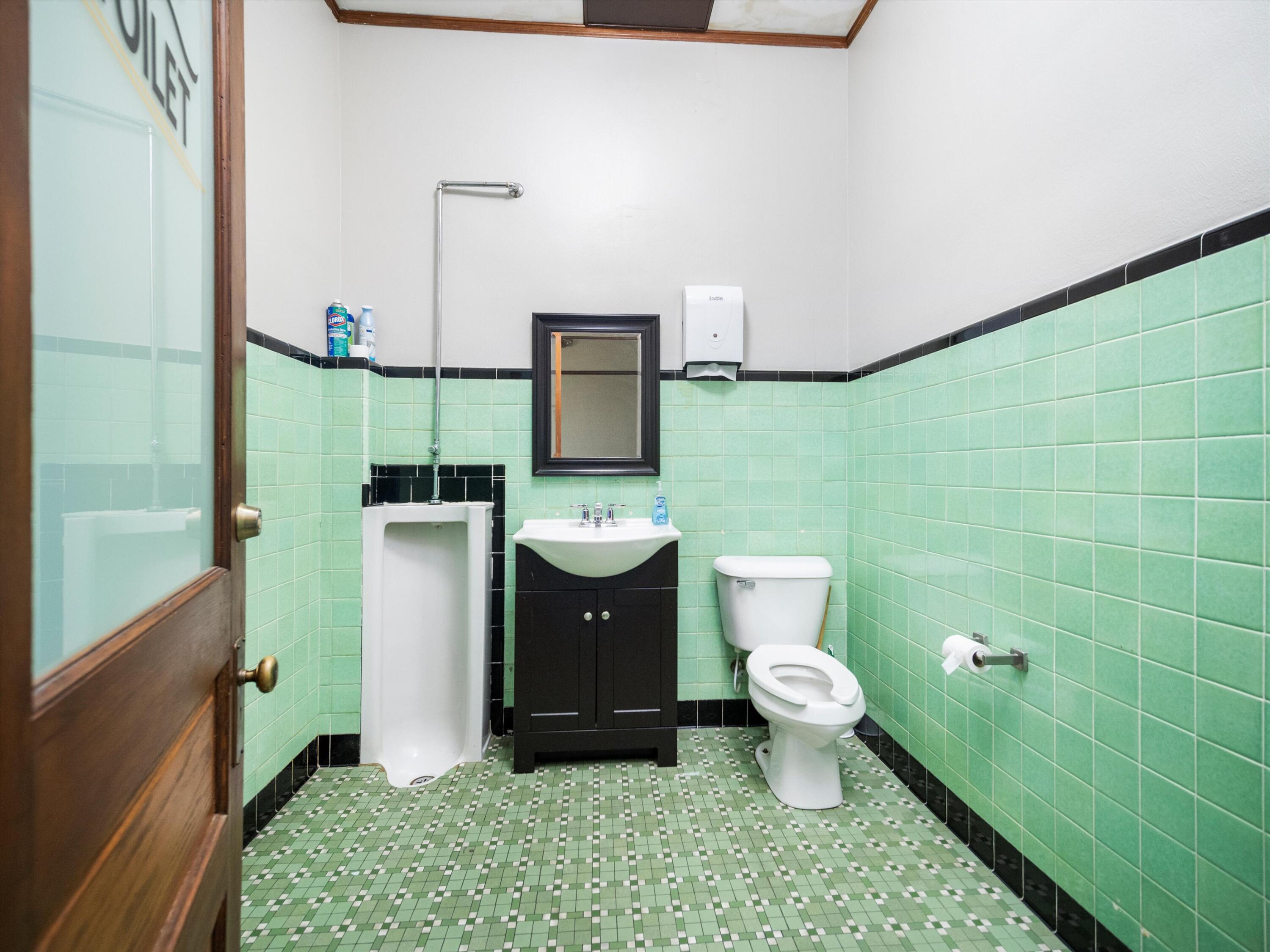 Manitowoc, Wisconsin 54220, United States, ,Residential,Active,74530