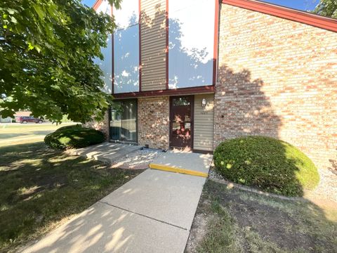 Photo of 4085 W College Ave, Franklin, WI 53221 (MLS # 1971957)