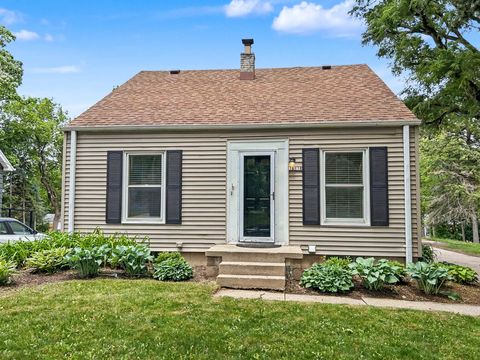 Photo of 10918 W Wells St, Wauwatosa, WI 53226 (MLS # 1966686)