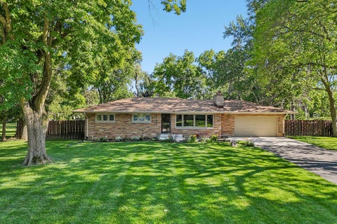 Photo of 11509 Parkview Ln, Hales Corners, WI 53130 (MLS # 1968713)