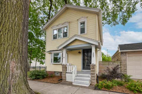 Photo of 327 W Mineral St, Milwaukee, WI 53204 (MLS # 1973809)