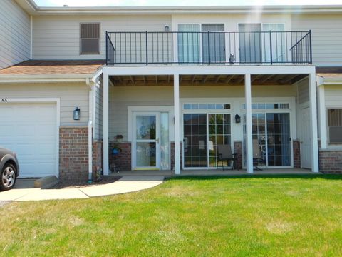 Photo of 6709 102nd St, Pleasant Prairie, WI 53158 (MLS # 1964702)
