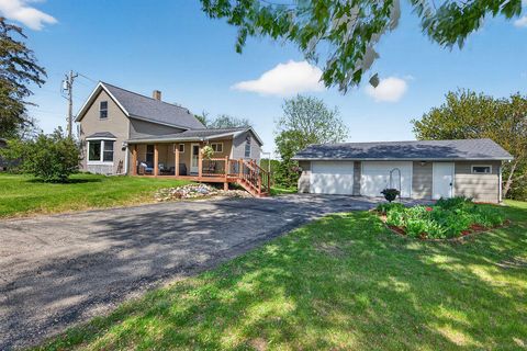 Photo of 11790 Main St, Trempealeau, WI 54661 (MLS # 1962382)