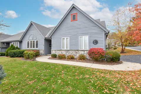 300 King William Ct S, Waukesha, WI 53186 - #: 1942729