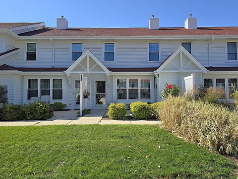 Photo of 6035 S Crosswinds Dr, Cudahy, WI 53110 (MLS # 1984763)
