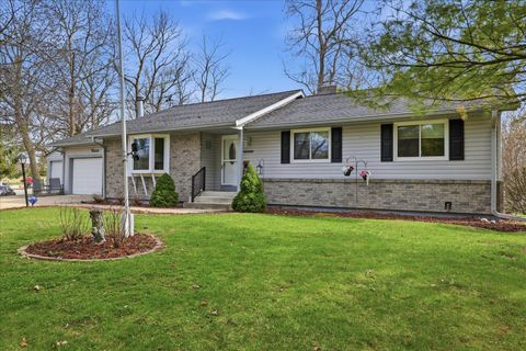 Photo of N8973 E Miramar Dr, East Troy, WI 53120 (MLS # 1957507)