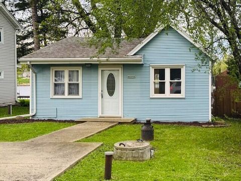 Photo of N6212 W Lakeshore Dr, Spring Prairie, WI 53105 (MLS # 1960024)