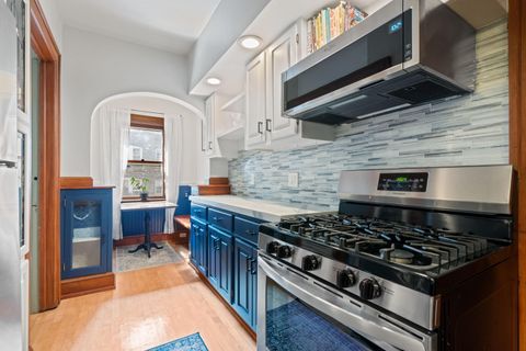 Photo of 1924 N Prospect Ave, Milwaukee, WI 53202 (MLS # 1929673)