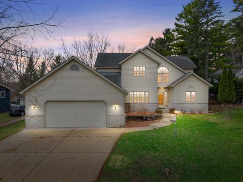 Photo of 4009 Hickory Knoll Rd, Delafield, WI 53029 (MLS # 1957706)