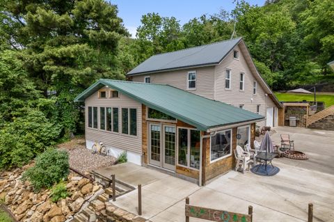 Photo of 160 N State Road 35 Rd N, Alma, WI 54610 (MLS # 1955857)