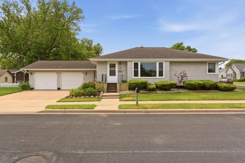 Photo of 114 W Logan St, Tomah, WI 54660 (MLS # 1965333)