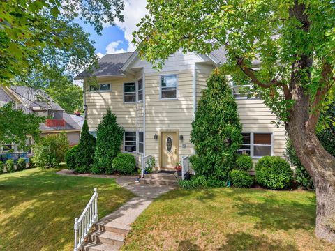 Photo of 1710 E Pryor Ave, Milwaukee, WI 53207 (MLS # 1934892)