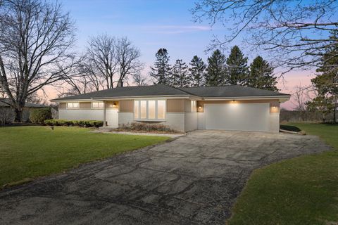 Photo of W287N6615 Hibritten Way, Merton, WI 53029 (MLS # 1956953)