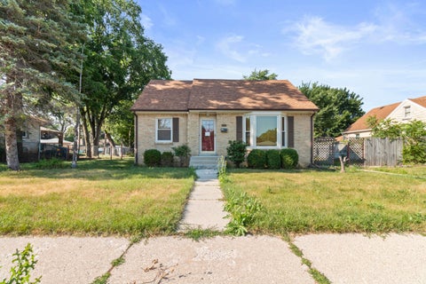 Photo of 1704 Milwaukee Ave, South Milwaukee, WI 53172 (MLS # 1974086)