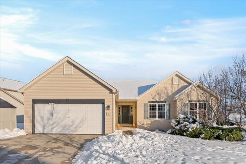 Photo of 814 Chisholm Ln, Port Washington, WI 53074 (MLS # 1944119)